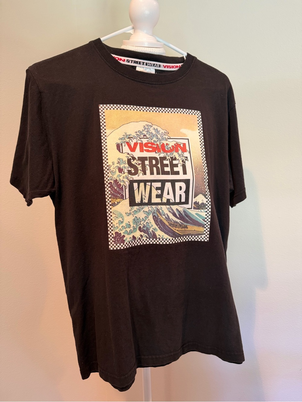 Vision Street Wear Men's Black Graphic Short-Sleeve Tee
